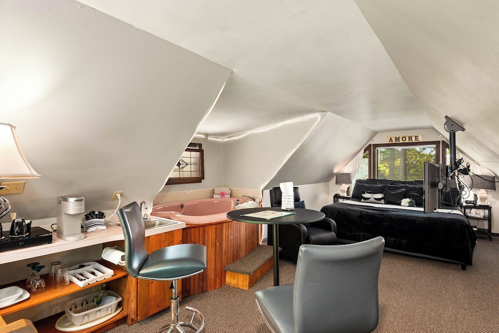 Tall Pines Inn - photo 27