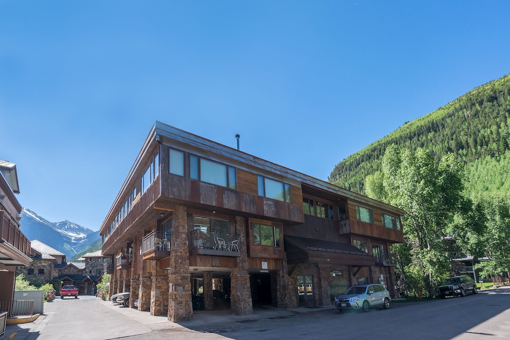 Ghost Riders By Resortquest — Telluride