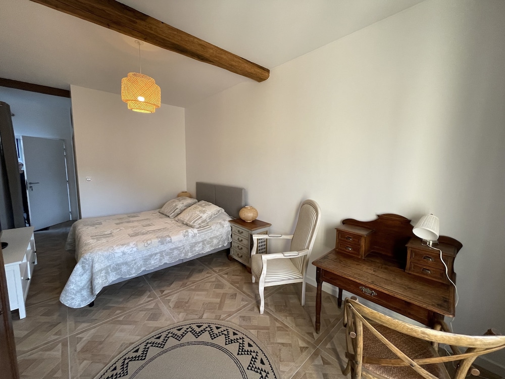 Les 3 pigeons — hotel in Bressuire