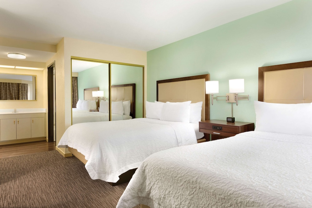 Hampton Inn & Suites Tarpon Springs - photo 9