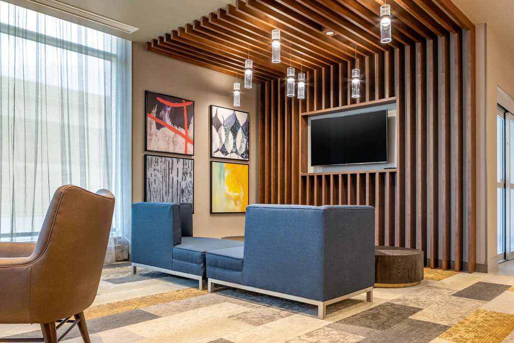 Cambria Hotel Milwaukee Downtown - photo 8