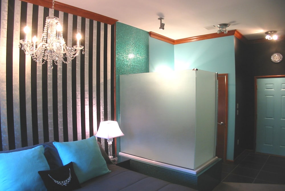 The Roxbury - photo 42