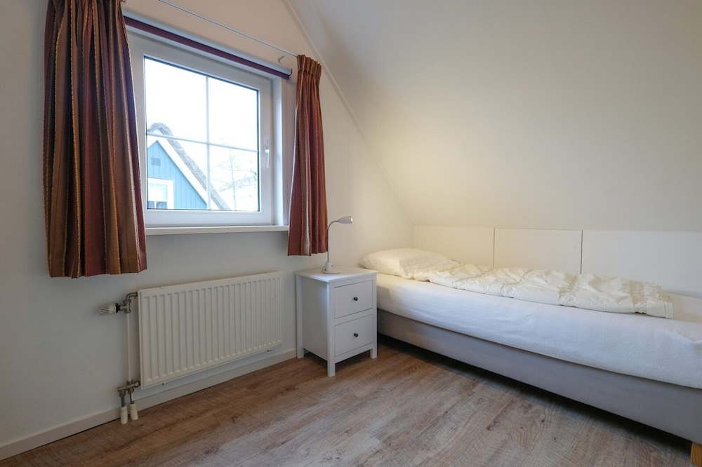 Holiday Home near Beach and Forest — 4-Star Luxury Hotel in Schagen, Netherlands