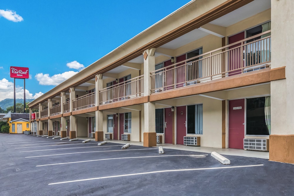 Red Roof Inn Caryville - photo 26