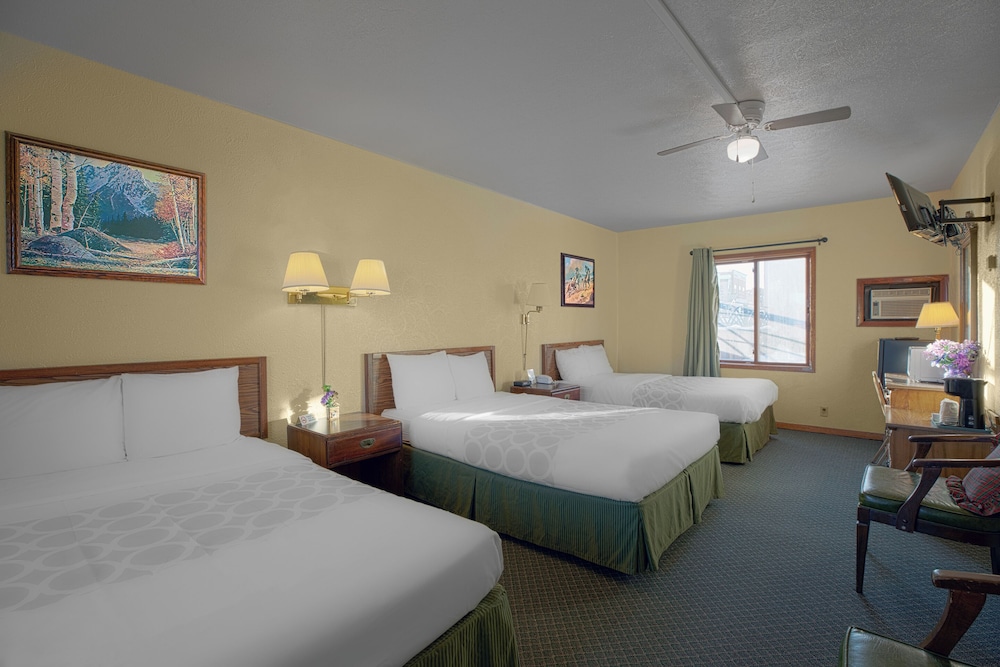 Love Hotels Silver Street by OYO at Hurley WI - photo 18