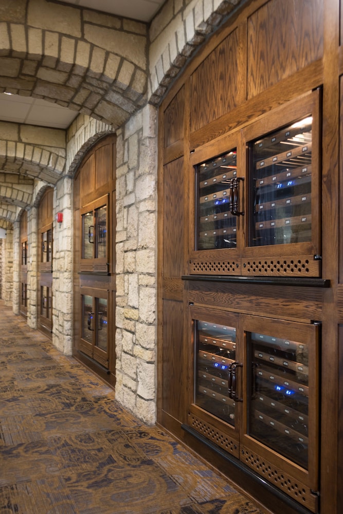 The Oread Lawrence Tapestry Collection by Hilton - photo 111
