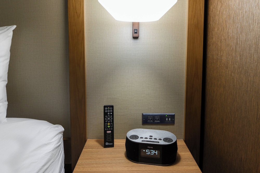 Fairfield Inn & Suites by Marriott Ontario Rancho Cucamonga - photo 11