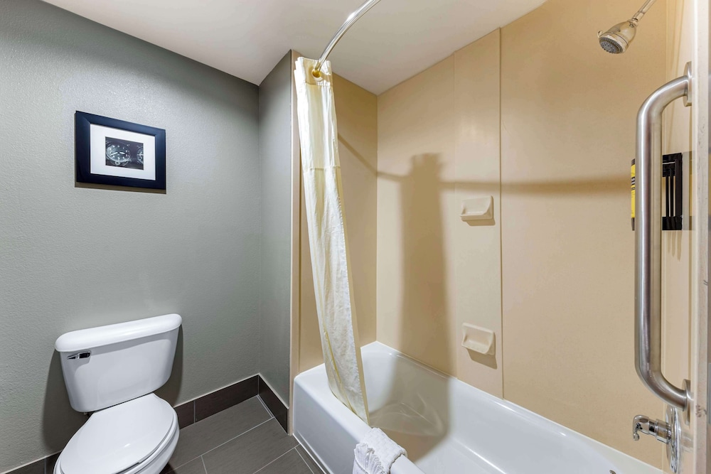 Best Western Plus Midwest City Inn & Suites - photo 19