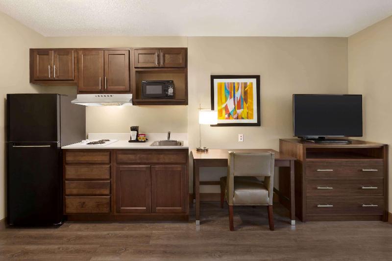 Hawthorn Suites by Wyndham Columbus Fort Benning - photo 17