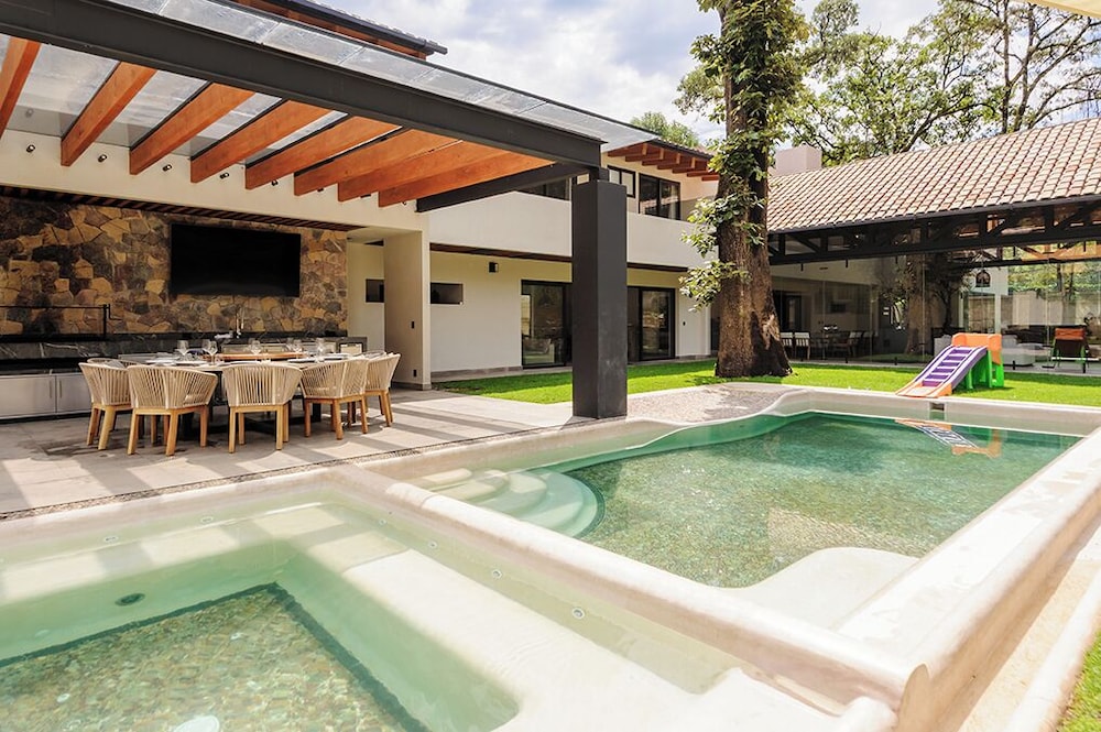 Casa Ripoll — 4-Star Luxury Hotel in Valle De Bravo, Mexico