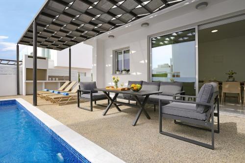 Villa Napa Blu