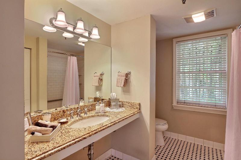 The Presidents Quarters Inn - photo 158