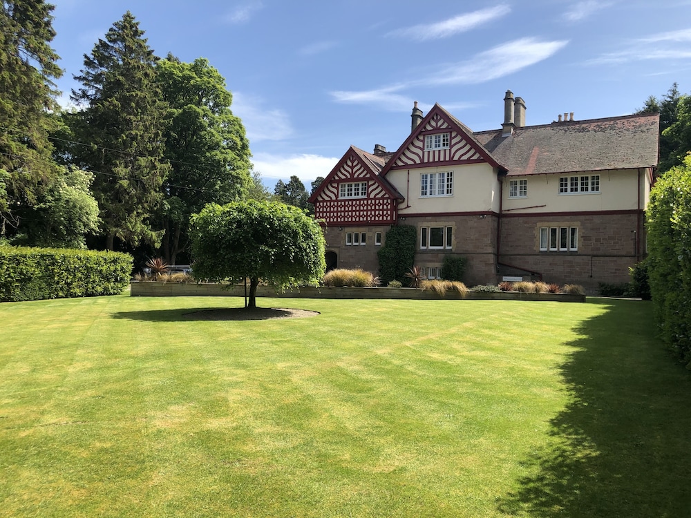 Rossal House Apartments — 4-Star Luxury Hotel in Inverness, United Kingdom