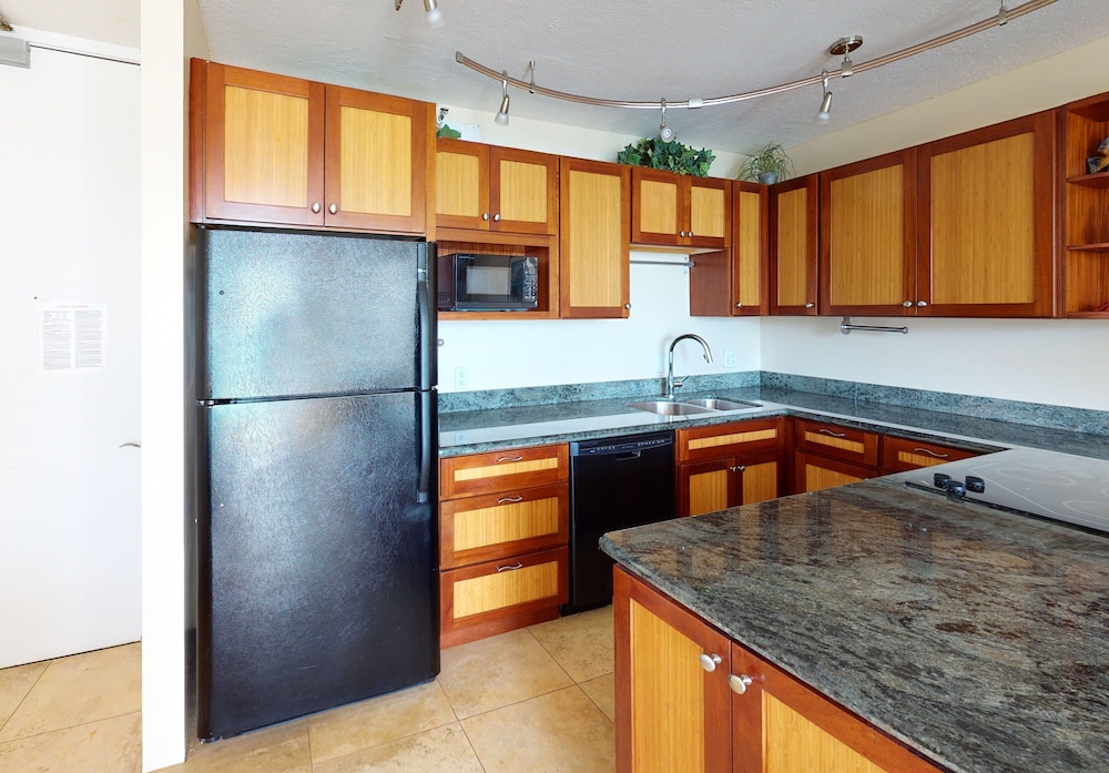 Waikiki Banyan Condo Located One Block From Waikiki Beach by Koko Resort Vacation Rentals - photo 54