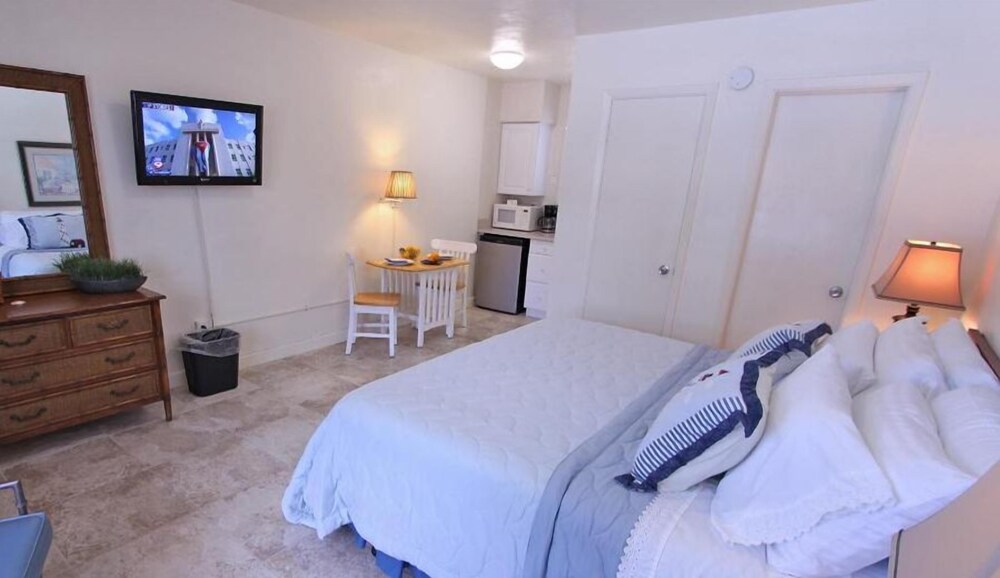 Beachouse Inn & Suites - photo 6