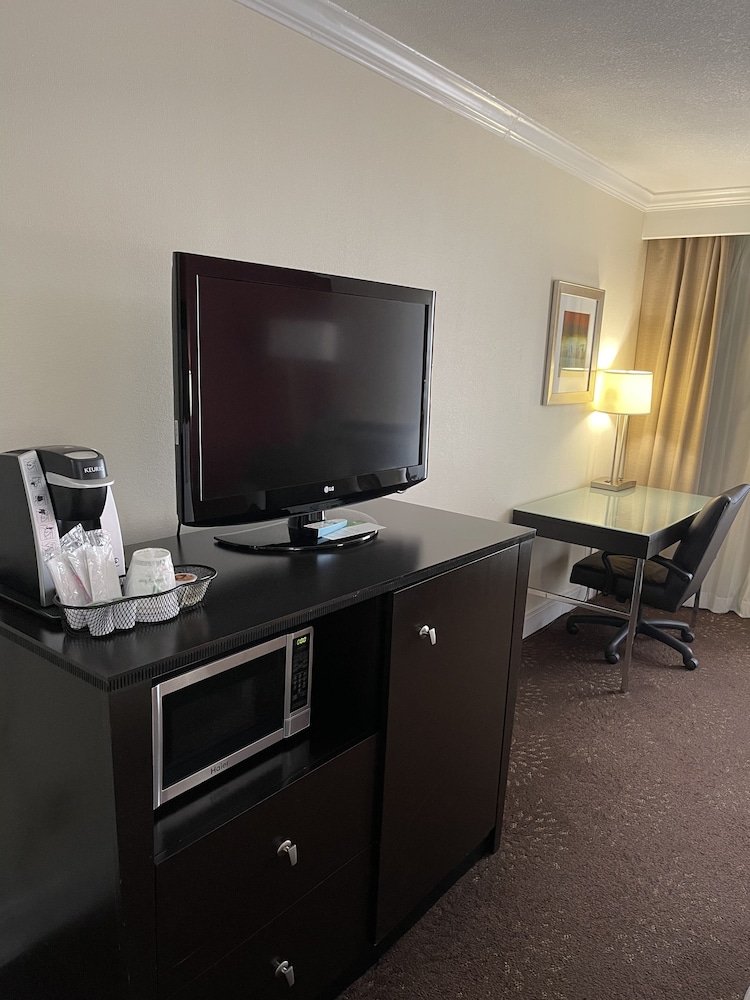 Holiday Inn Tyler Conference Center by IHG - photo 12