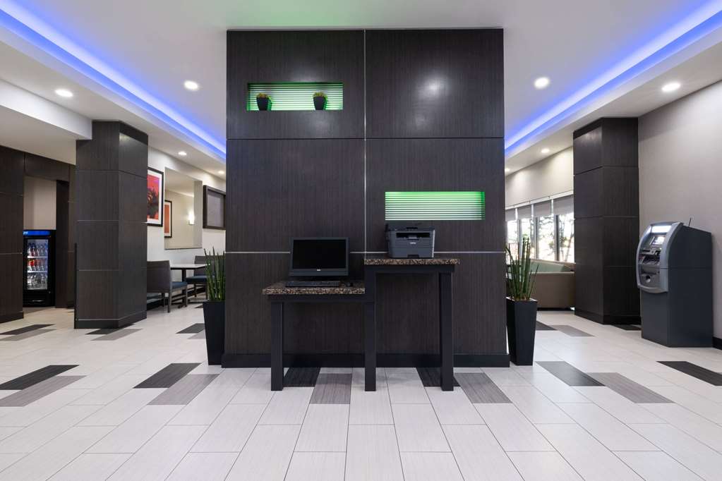 La Quinta Inn & Suites by Wyndham Muskogee - photo 31