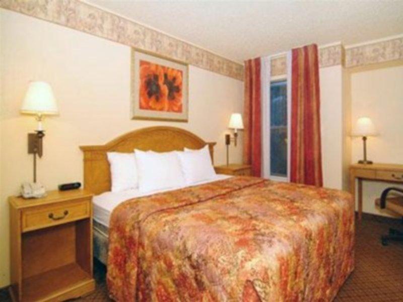 Pan American Inn & Suites - photo 9