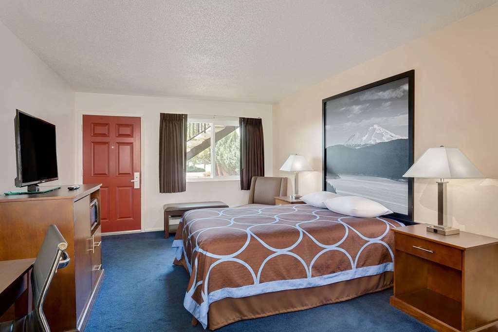 Super 8 by Wyndham Alturas - photo 10