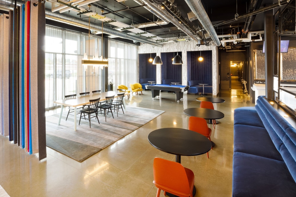 Aloft Austin Airport - photo 7