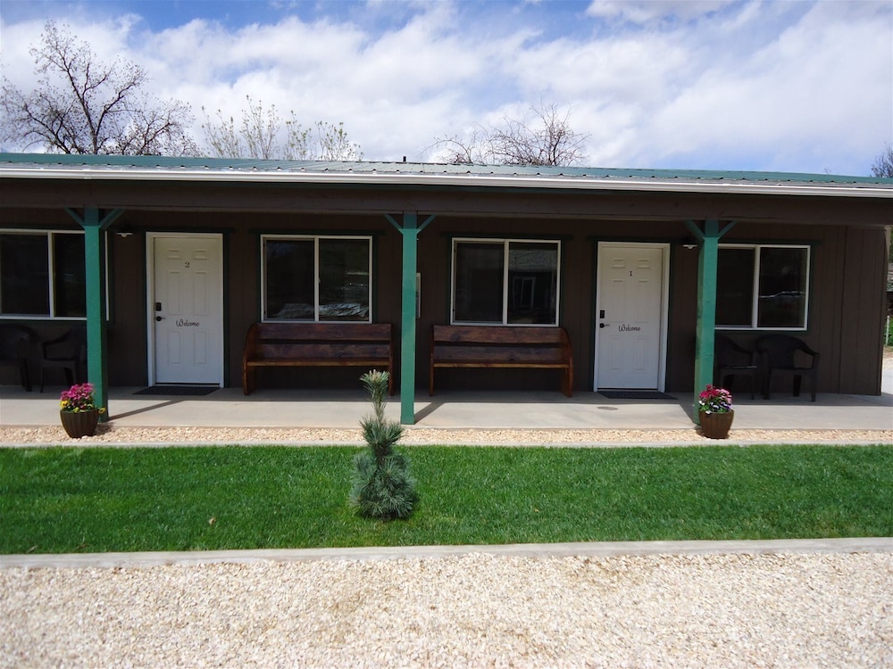 Hurricane Hideaway Lodging - photo 35