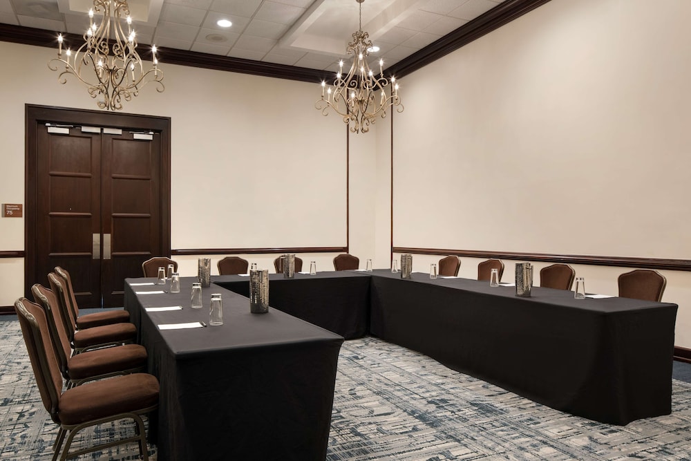 Embassy Suites by Hilton New Orleans - photo 54
