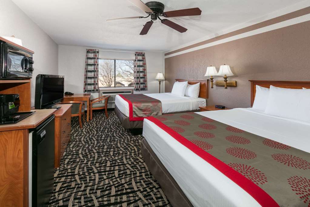 Ramada by Wyndham Oklahoma City Airport North - photo 9
