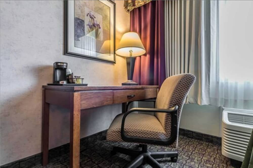 Spark By Hilton Hamburg - photo 15