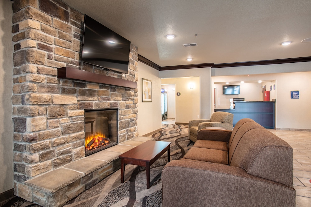 Cobblestone Inn & Suites Pine Bluffs - photo 6