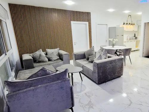 Beautiful Apartment in Ramat Gan Deluxe Suite Next to SHEBA Hospital — 4-Star Luxury Hotel in Ramat Gan, Israel
