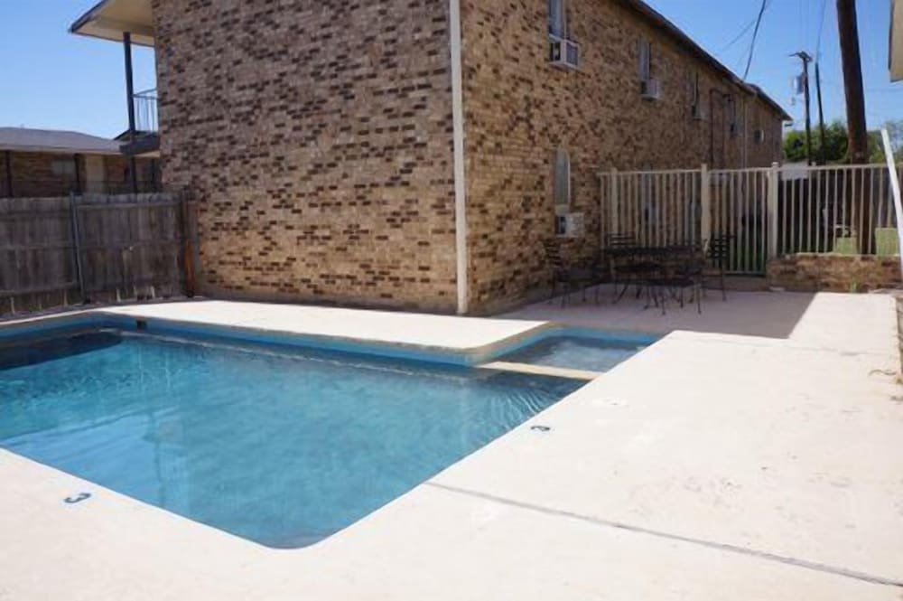 Ranch House Inn and Suites - photo 39