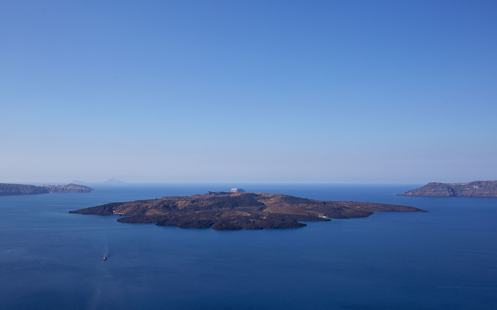 Caldera Esprit Suites in Fira, Greece