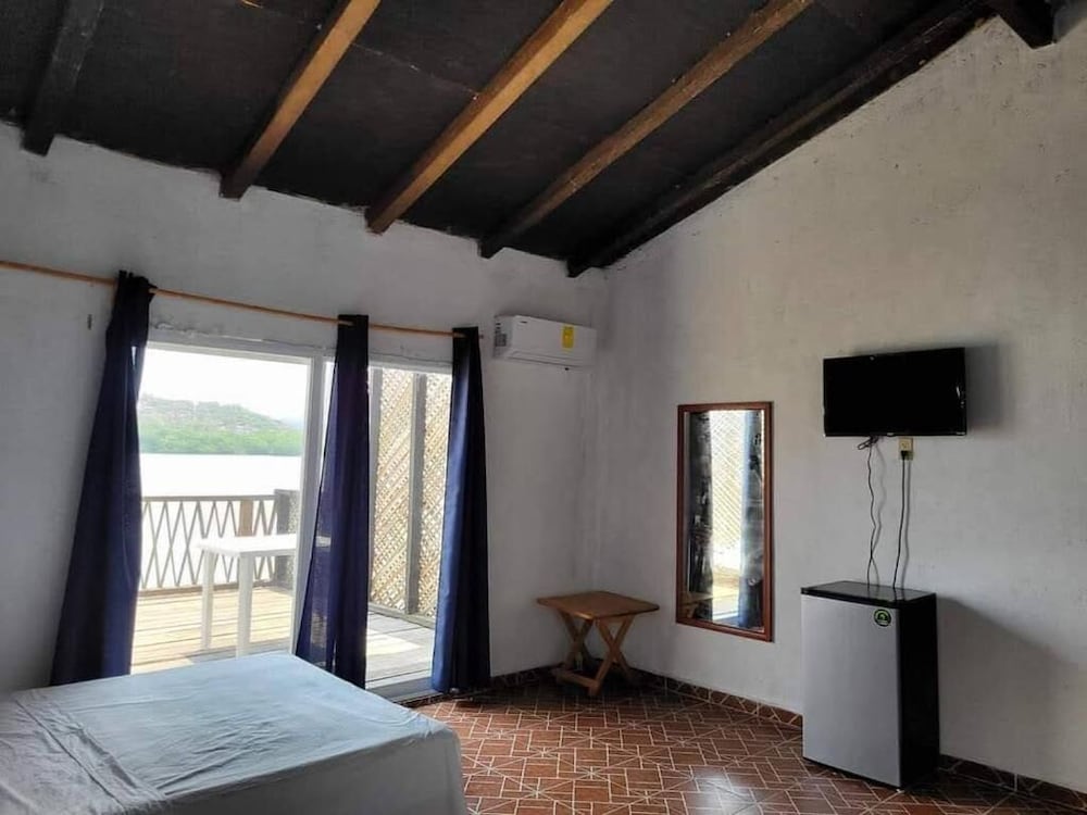 Club Cadena - carbon neutral hotel in Acapulco De Juarez