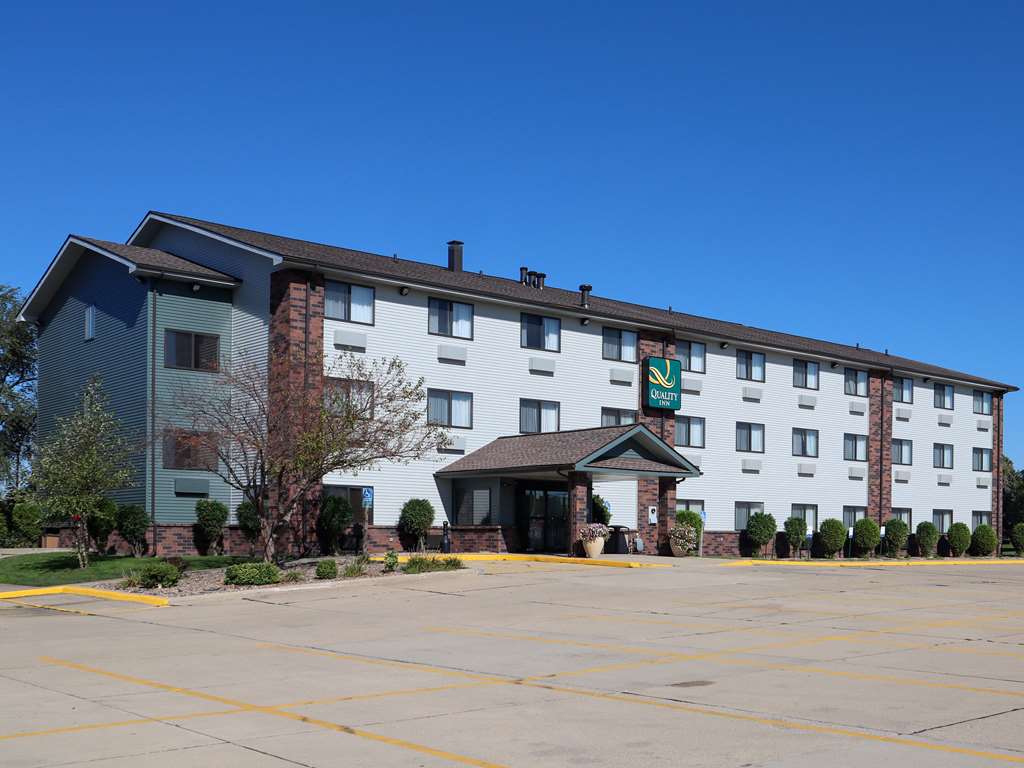 Quality Inn & Suites Bloomington I 55 and I 74 - photo 5