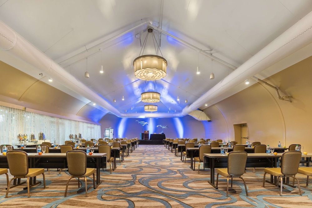 DoubleTree by Hilton San Diego Mission Valley - photo 68