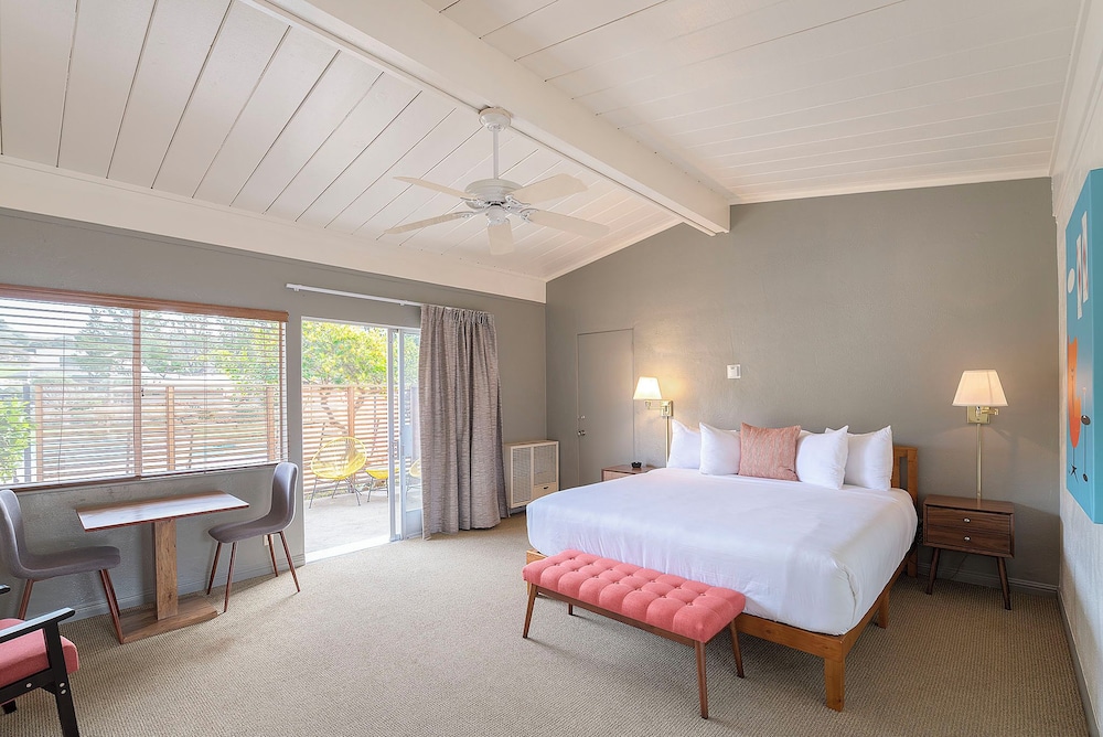 Contenta Inn - photo 59