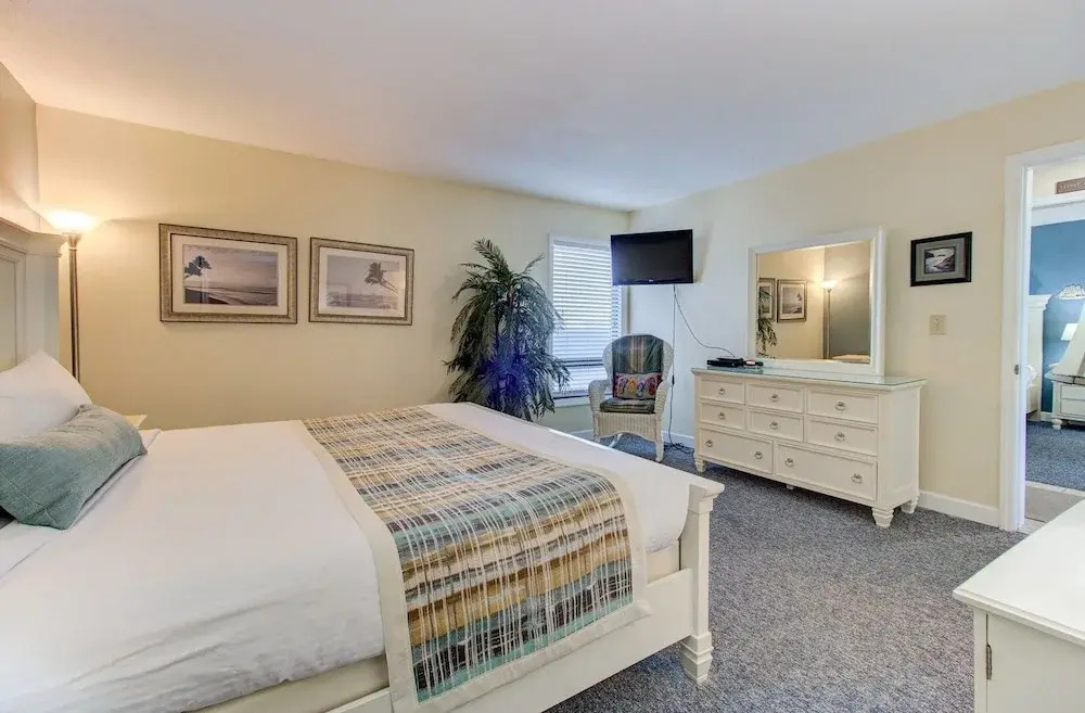 0312 Captains Quarters by Atlantic Towers - photo 5