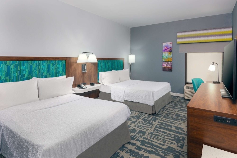 Hampton Inn Salisbury - photo 8