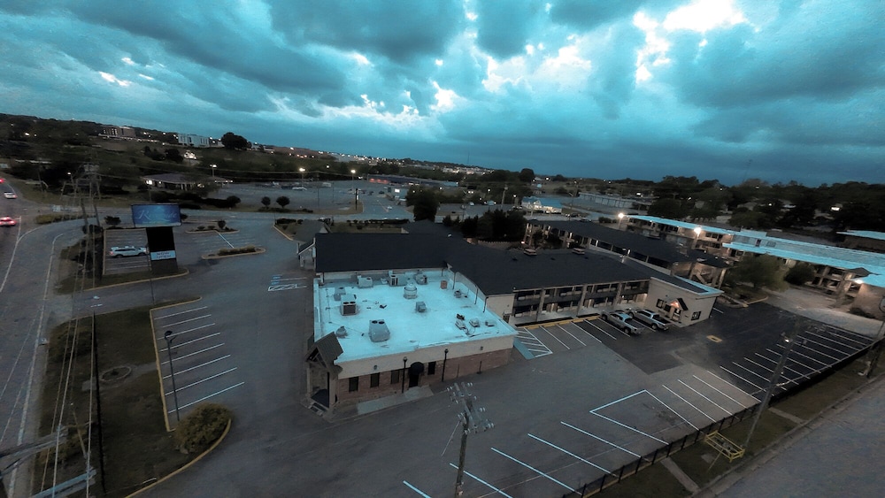 Riverside Inn & Suites by OYO Danville Ceaser Casino - photo 74