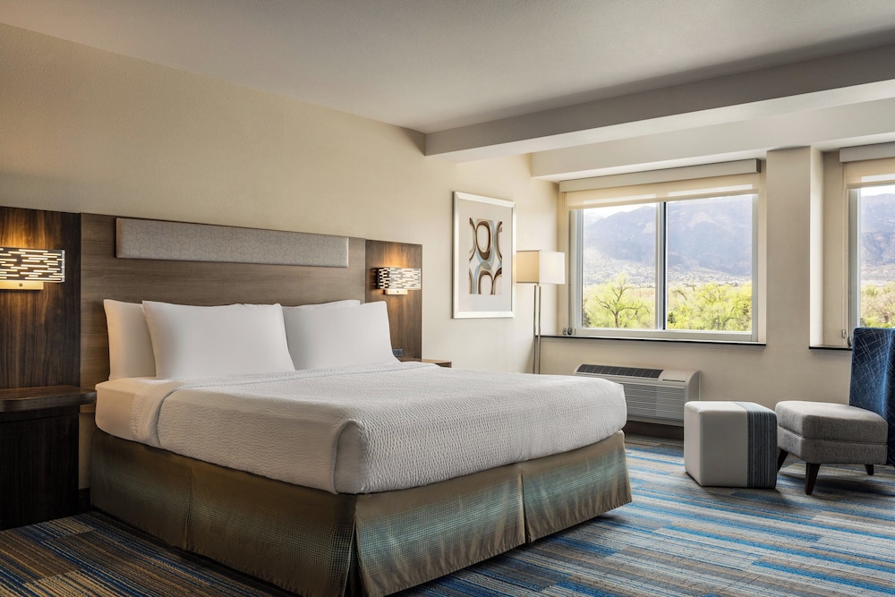 Holiday Inn Express & Suites Colorado Springs Central by IHG - photo 20