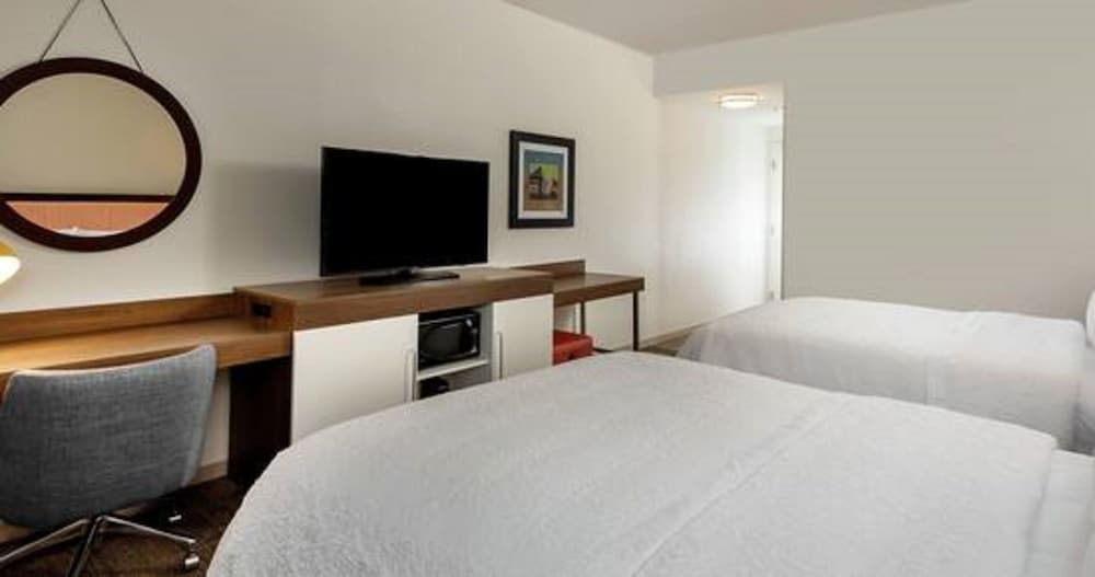 Hampton Inn Baltimore Bayview Campus - photo 6
