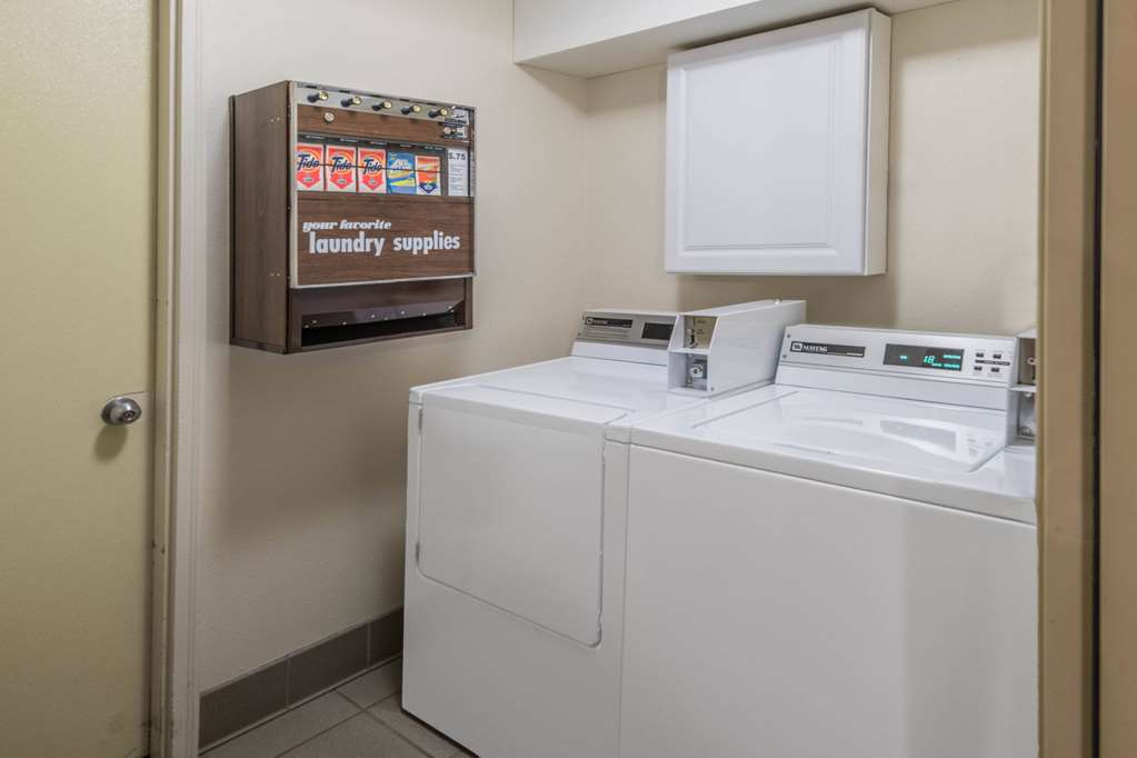 Days Inn by Wyndham Great Falls - photo 15