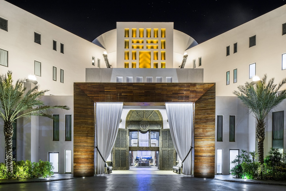 Front of property - evening/night