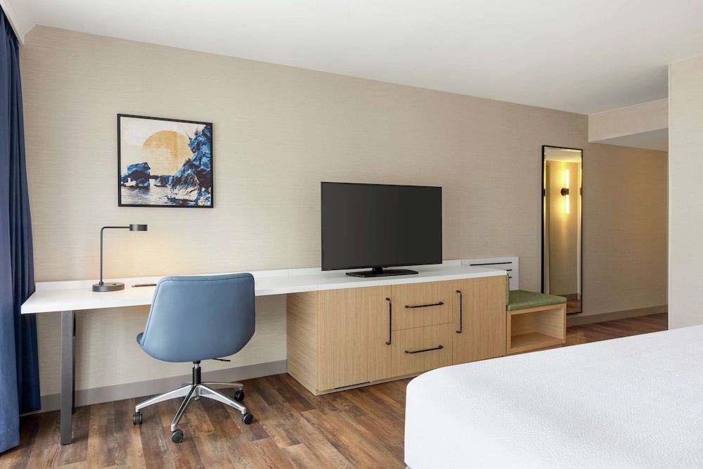 Hilton Garden Inn Monterey - photo 29