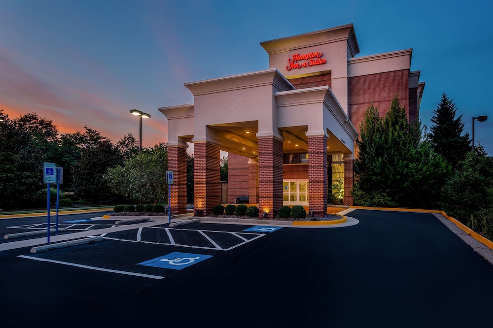 Hampton Inn & Suites Herndon Reston - photo 44