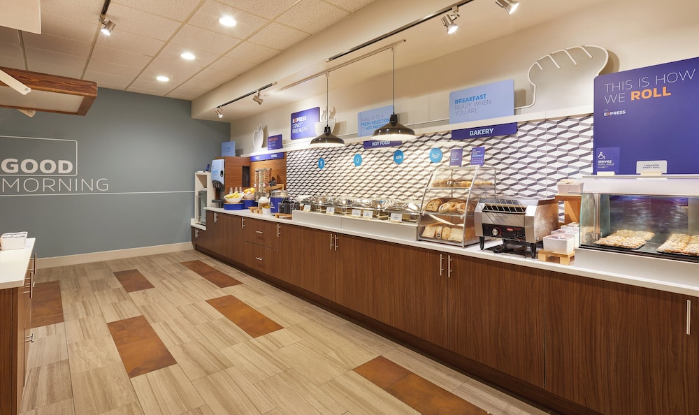 Holiday Inn Express Miami Airport Blue Lagoon Area by IHG - photo 34