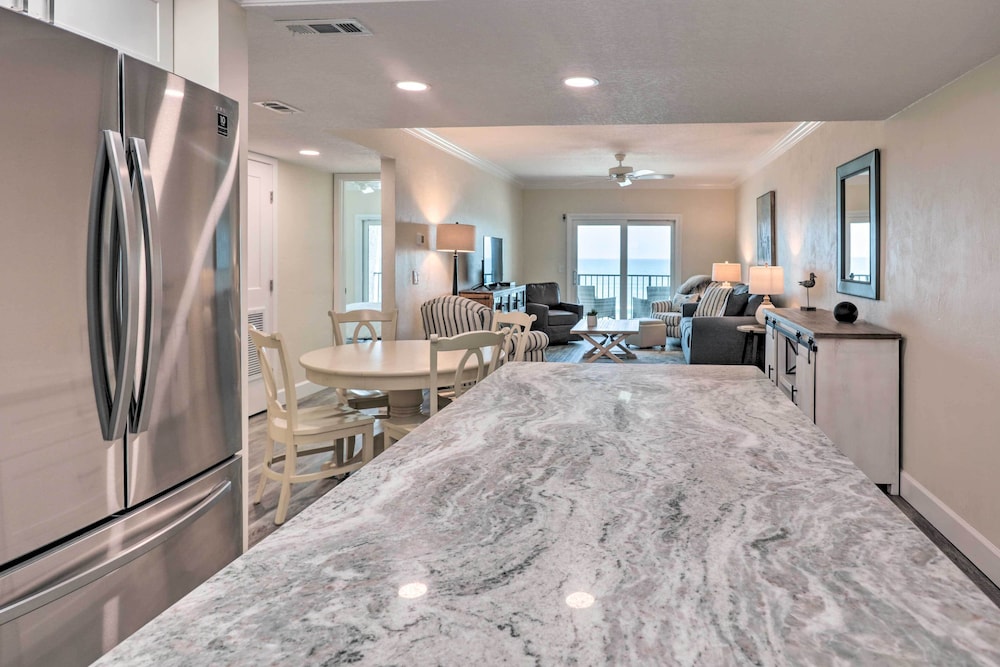 Oceanfront Retreat w Beach & Resort Access - photo 8