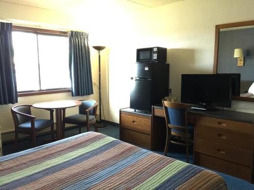 AmericInn Motel Monticello - photo 13