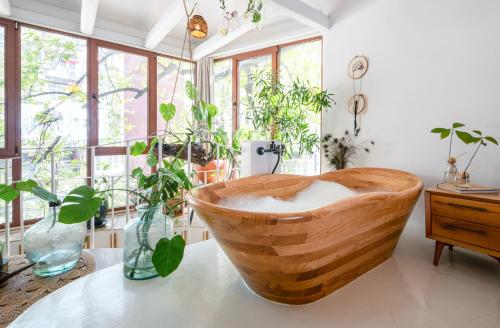 Boheme House with Bathtub & Terrace — 4-Star Luxury Hotel in Istanbul, Turkey
