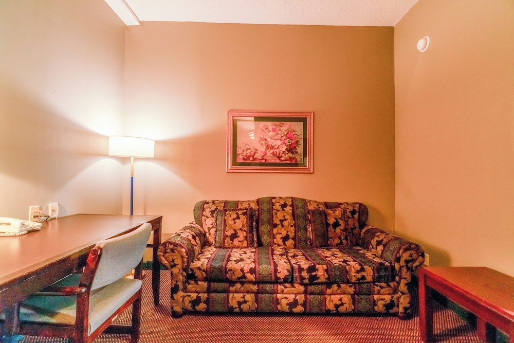 Ark Suites By Oyo Jonesboro I 555 - photo 42
